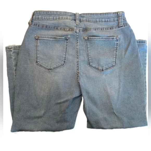 Croft & Barrow, Size 10, Stretch Capris - Picture 2 of 7